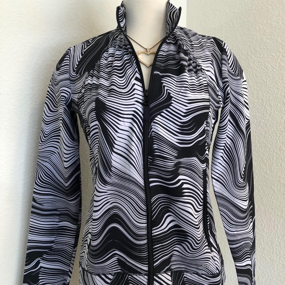 🌻Barco Black and white zip up jacket S